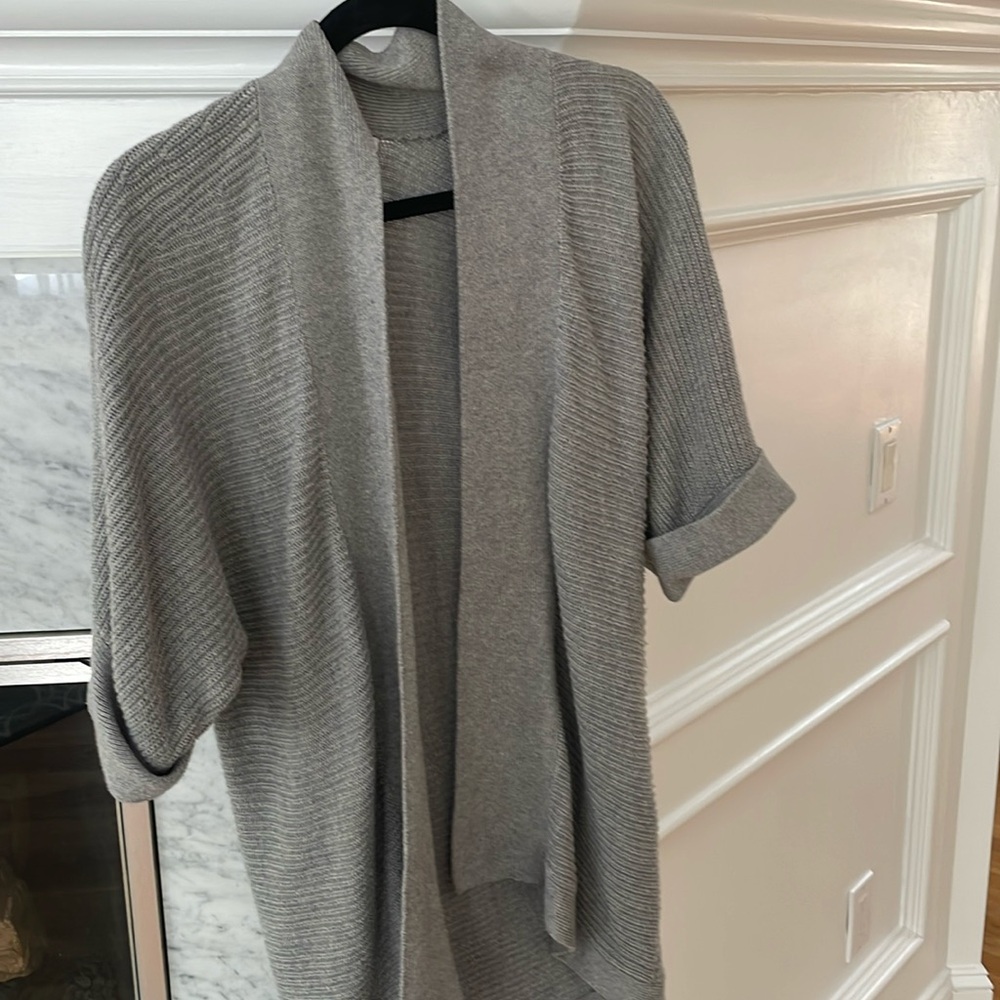 Gap sweater